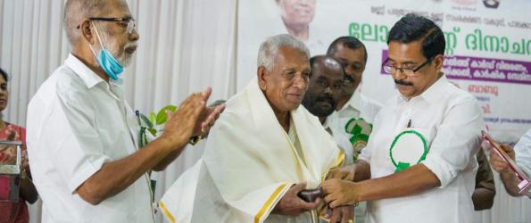 Honouring best farmer in Koduvayurpanchayat